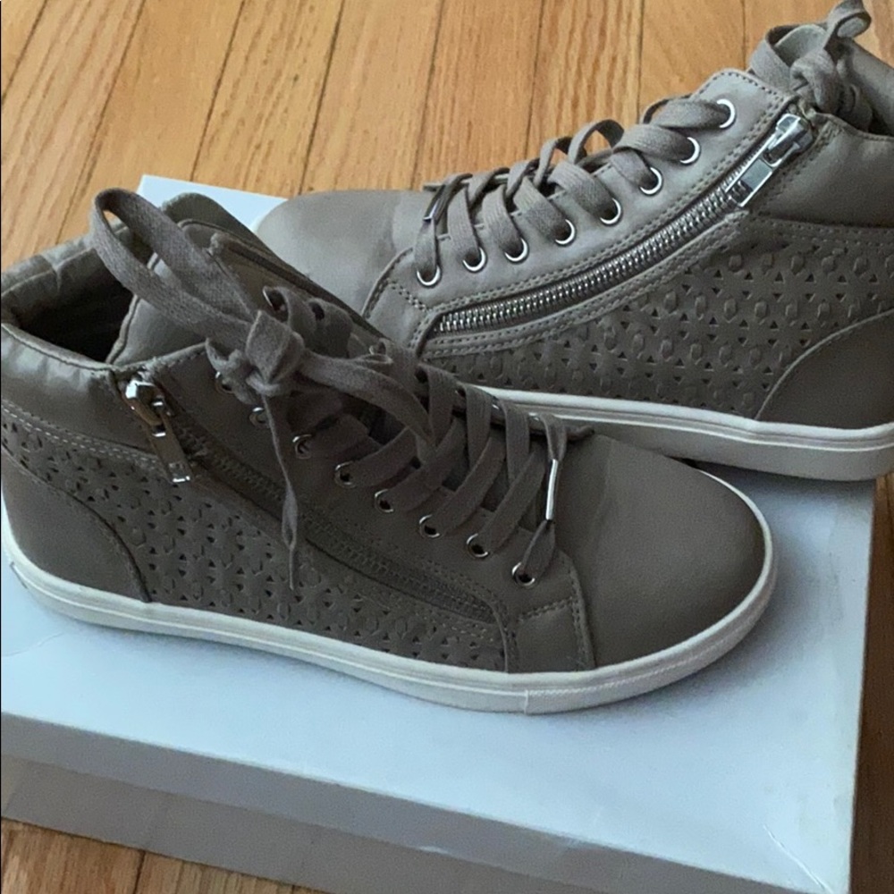 Steve madden sneakers